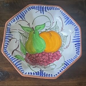 Colorful Fruit Bowl In Excellent Condition! Beautiful Addition To Your Kitchen🍇